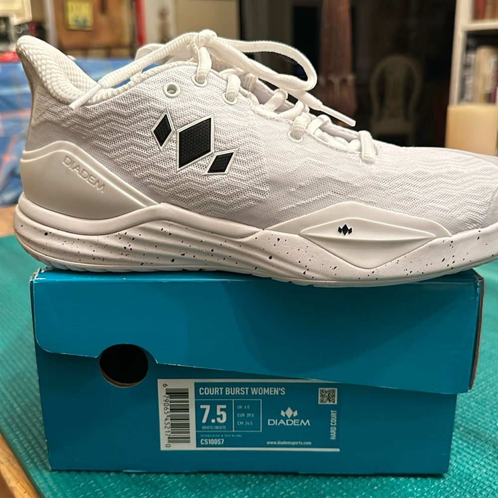 Diadem court shoe. Great for pickleball and tennis!